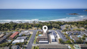 27 Ocean Parade 20, Pool, Steps To Beach and Cafes